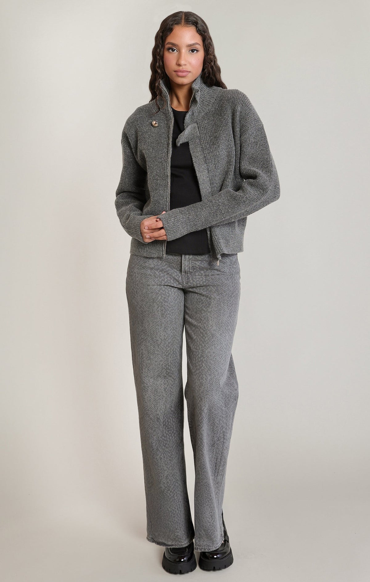 Long-Sleeve Zip-Front Knit Cardigan