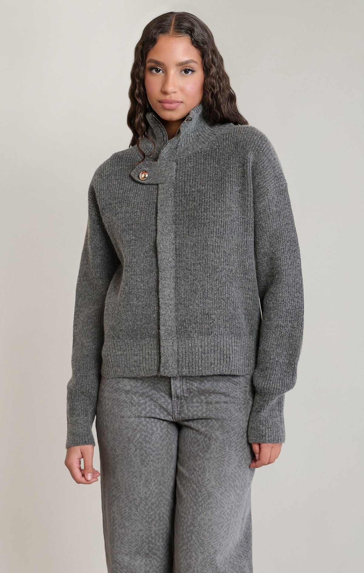 Long-Sleeve Zip-Front Knit Cardigan