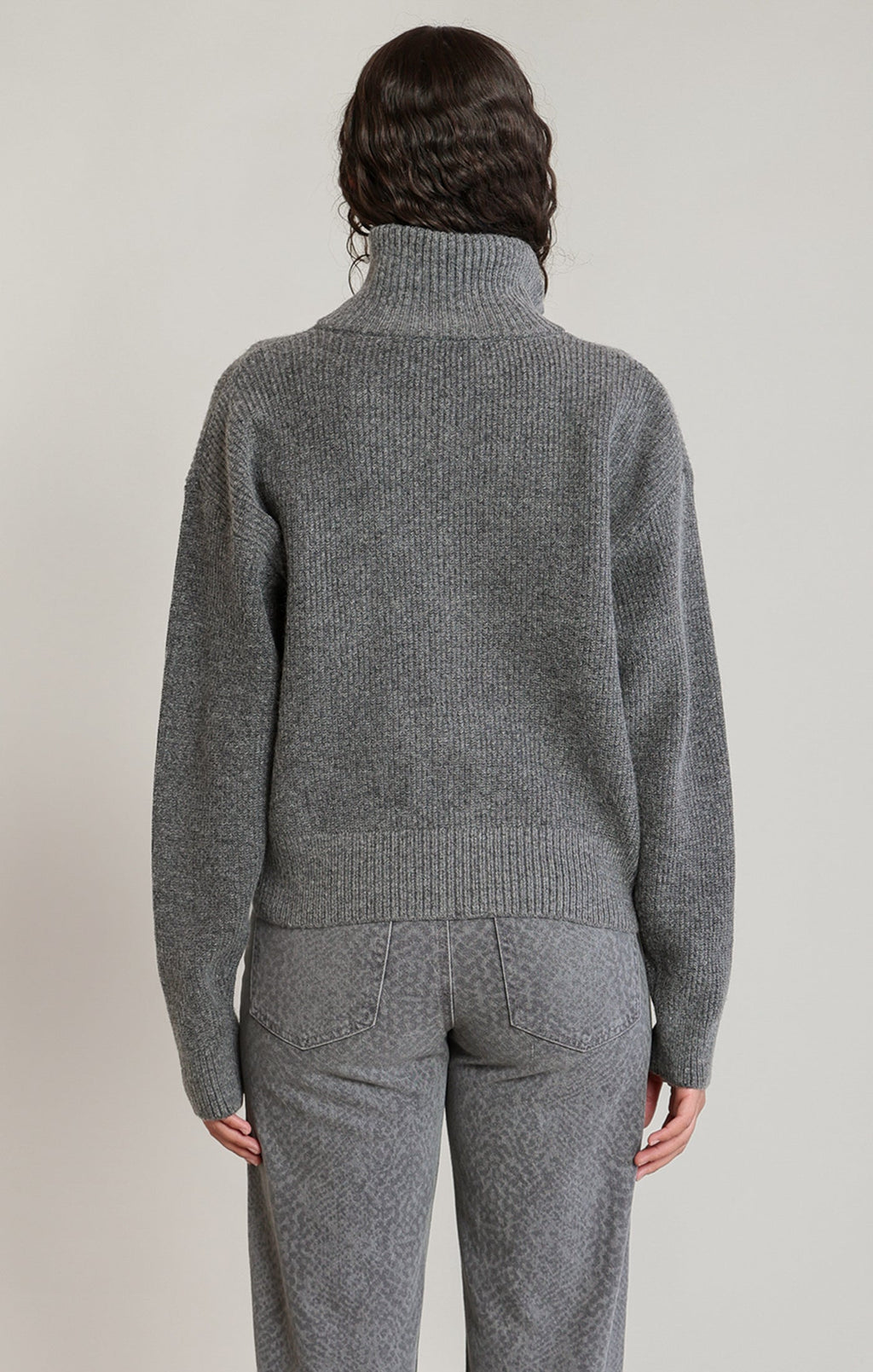 Long-Sleeve Zip-Front Knit Cardigan