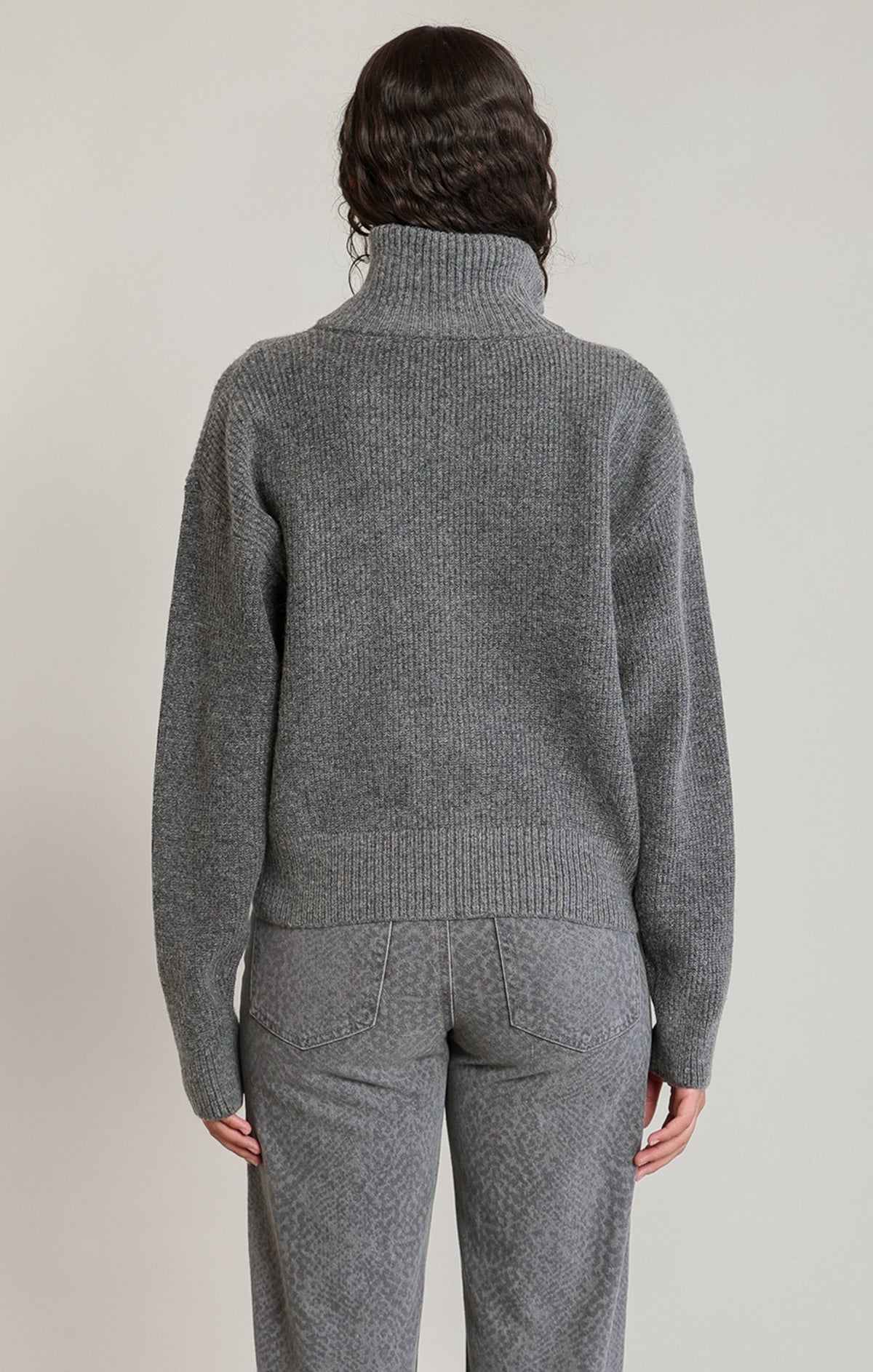 Long-Sleeve Zip-Front Knit Cardigan