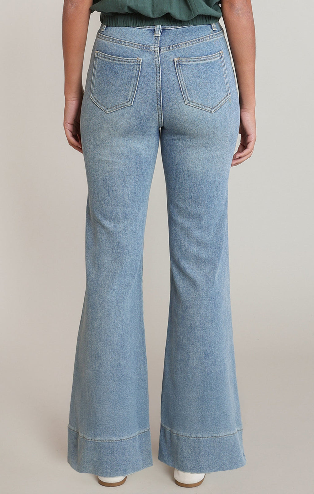 Mid-Rise Straight-Leg Stretch Jeans